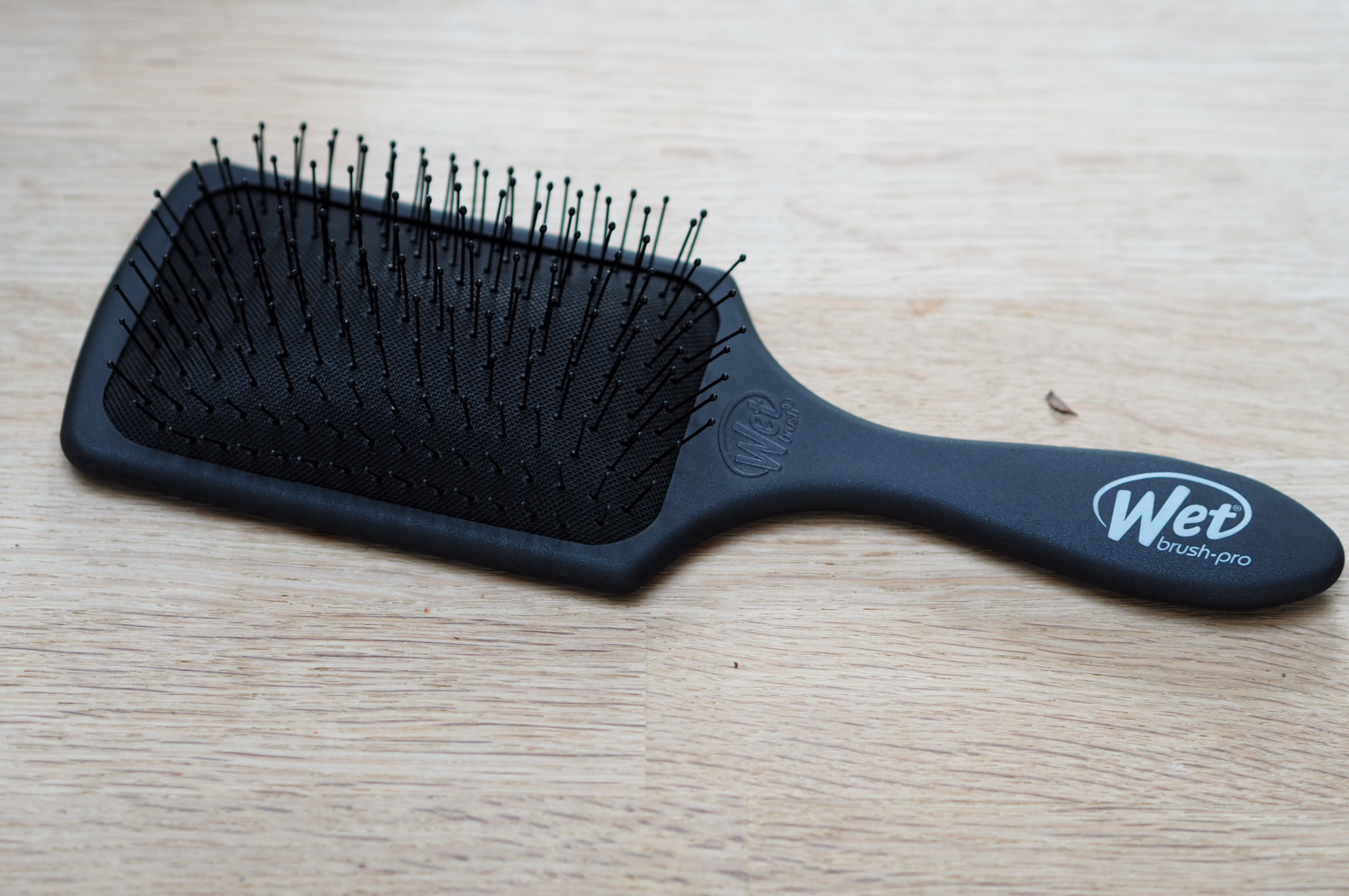 Tips til (krøllet) hår #17 - brush - Karriere, kærlighed og krøller